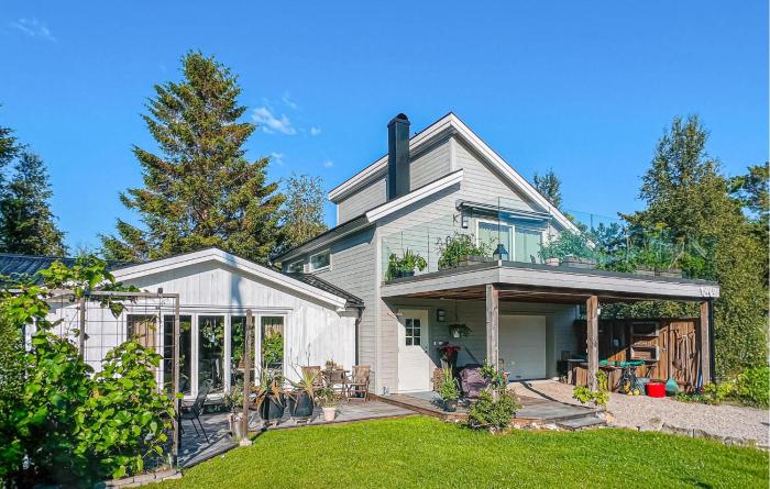 3 Bedroom Stunning Home In Strömstad