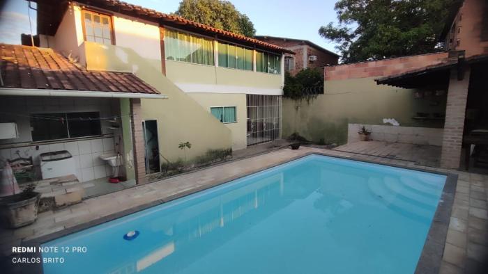 Casa no centro de Araruama com piscina