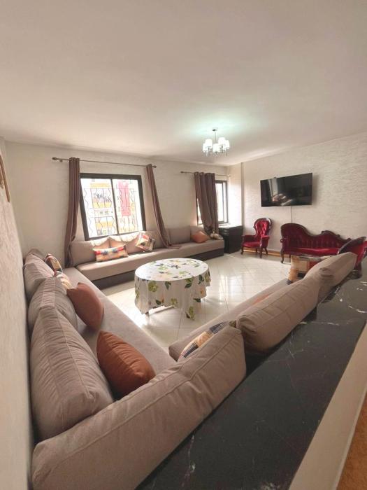 Central et spacieux pour familles et couples mariés no wifi