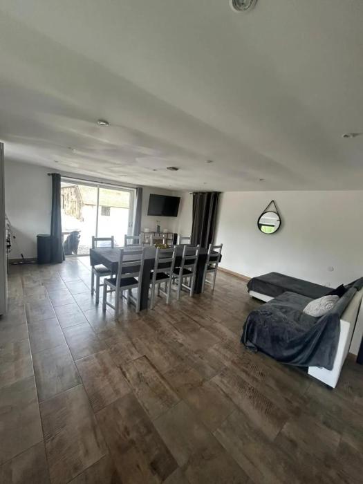 Appartement confortable à Curgy avec terrasse 60 m²