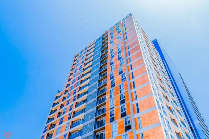 Bright 1BR Balcony & View