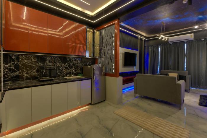 Luxury , black panther