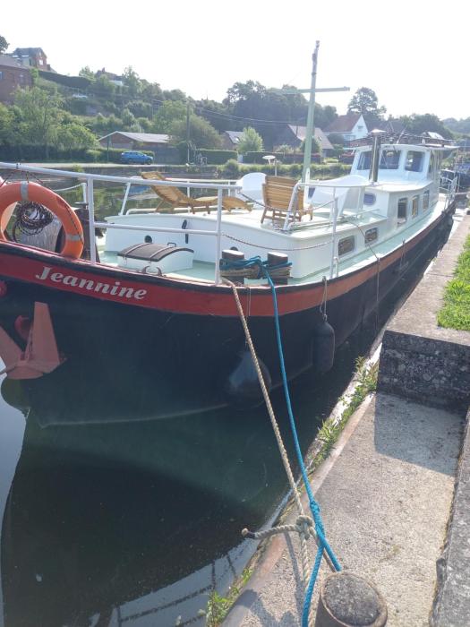 Péniche Jeannine