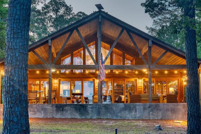 Waterfront Lake Haus at Indian Creek South Toledo Bend