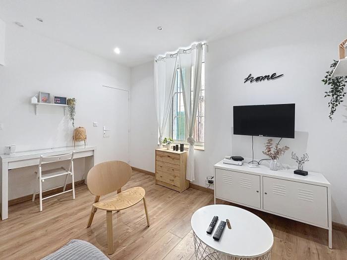 SOLEYA climatisé Centre Ville ancien au calme byLaConciergerie