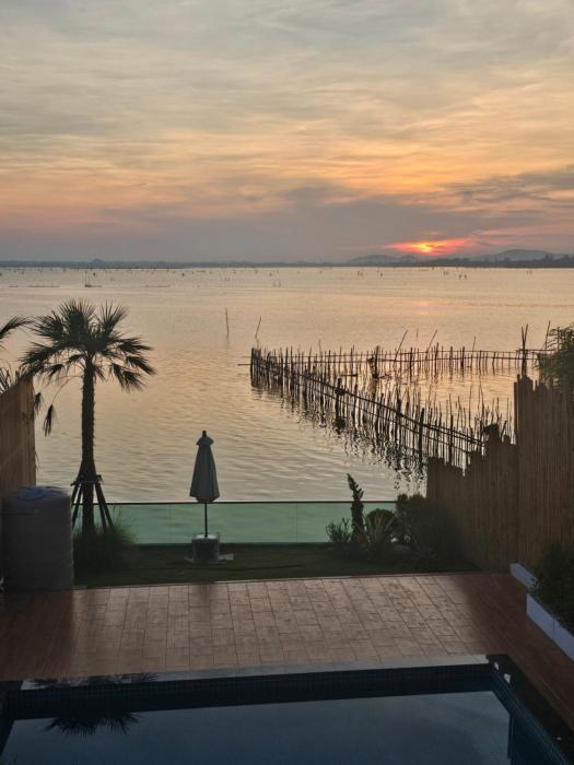 Touchwarin kohyor pool villa ธัชวารินเกาะยอพูลวิลล่า