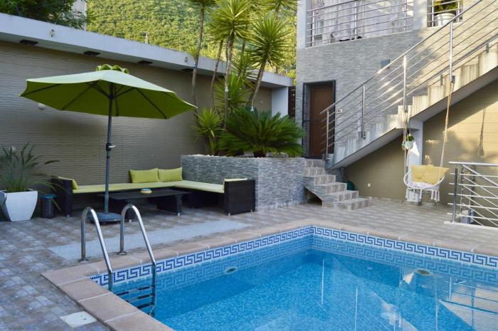 Dolphin Villa with Private Pool & Parking