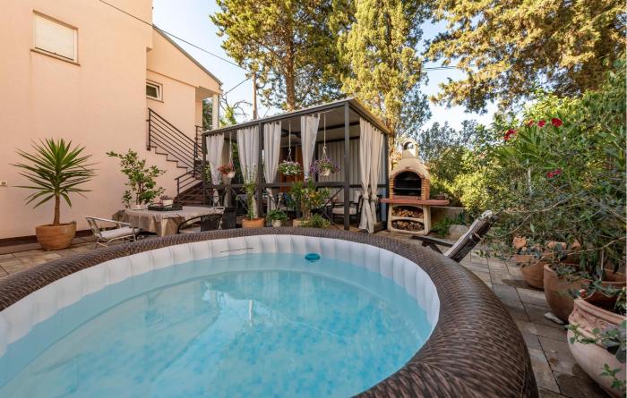 2 Bedroom Awesome Apartment In Zadar