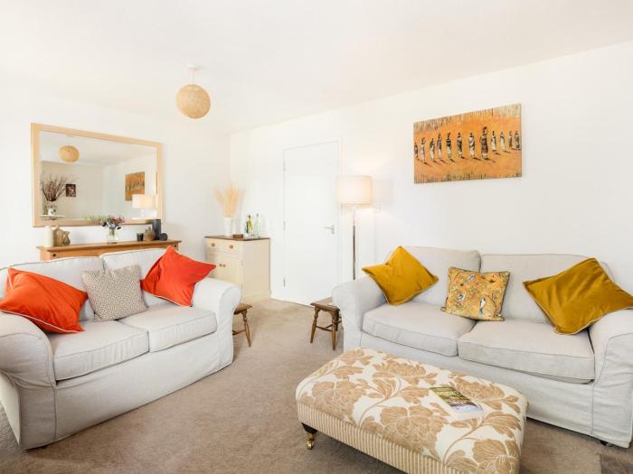 Delightful home Sunroom Garden Parking Pass the Keys