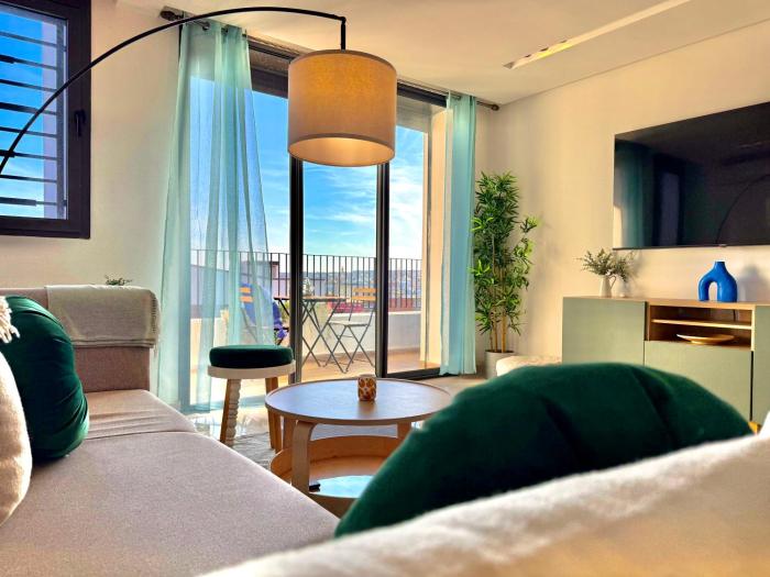 Sunny Kenitra apartment - balcony and workspace