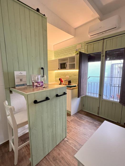 Prieto Picudo - Harbors Light