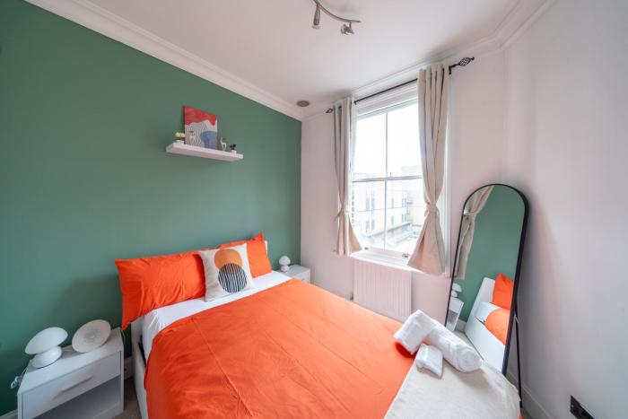 Beautiful 2 Bedroom Apartment in Wimbledon Central - Minutes to Central London