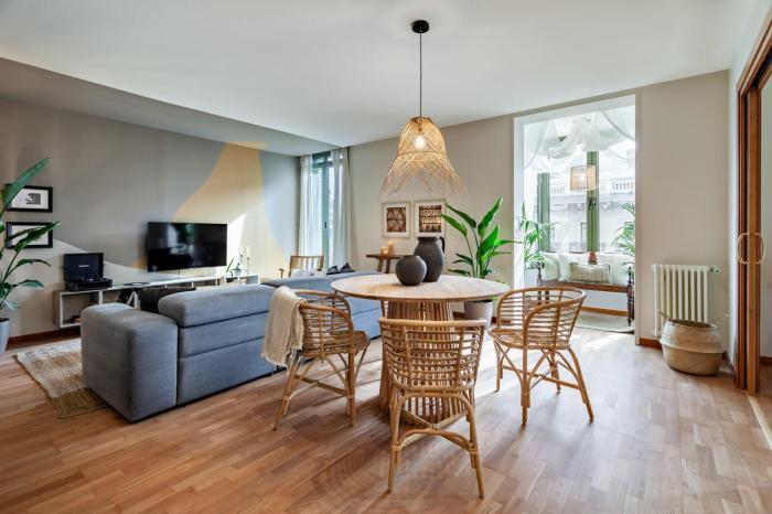 Sipura - 3 bedrooms and balcony in Eixample Dreta