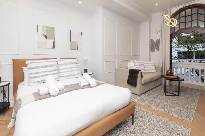 Modern Studio with Balcony – Venice House