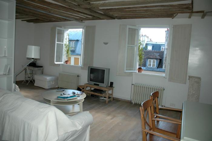 Charming flat in the heart of Paris