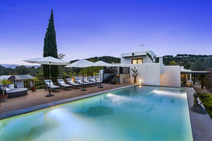 Luxury 9 Bedroom Villa in Ibiza City, 1250