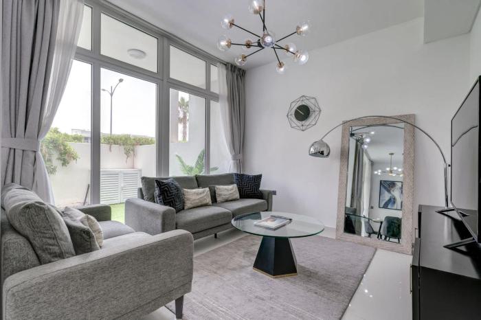 PVH - Chic 3BR Villa with Backyard - Albizia