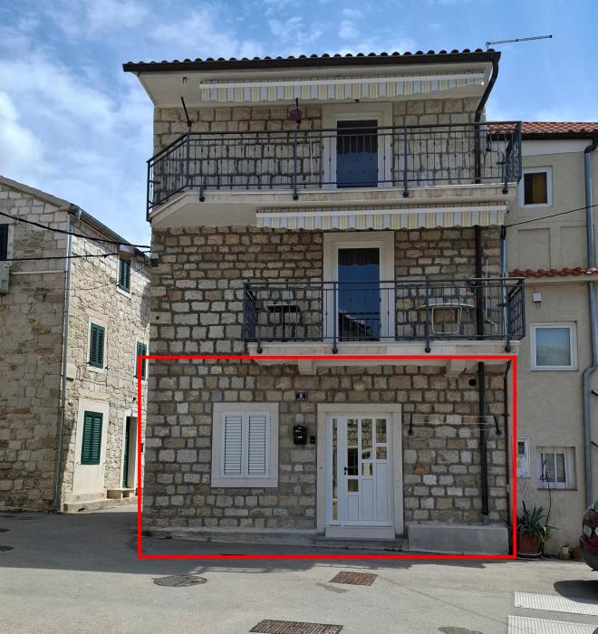 B studio apartment near the beach with sea view