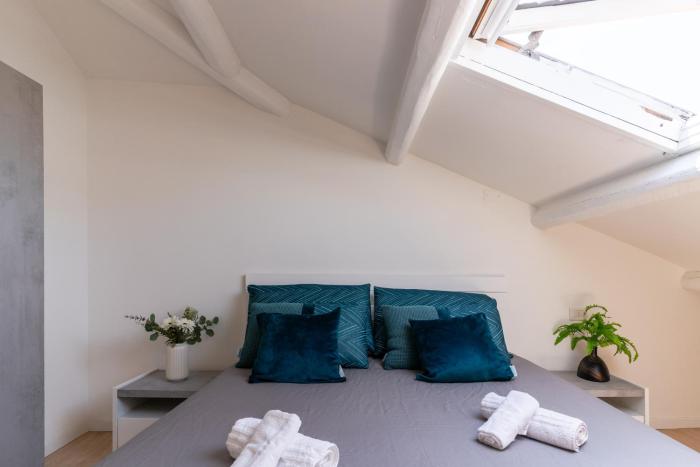 Eclissi sul MARE Mansarda 30mt dal mare