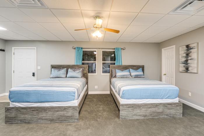 Shared Outdoor Space Quaint Studio in Fredonia