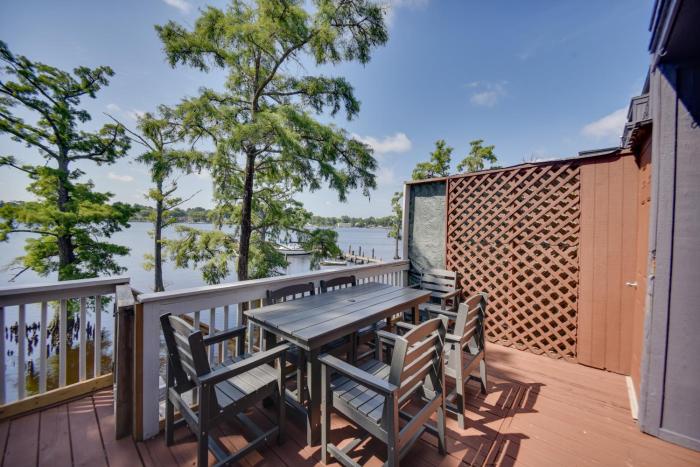 Boat and Fish Waterfront Gem on Pasquotank River!