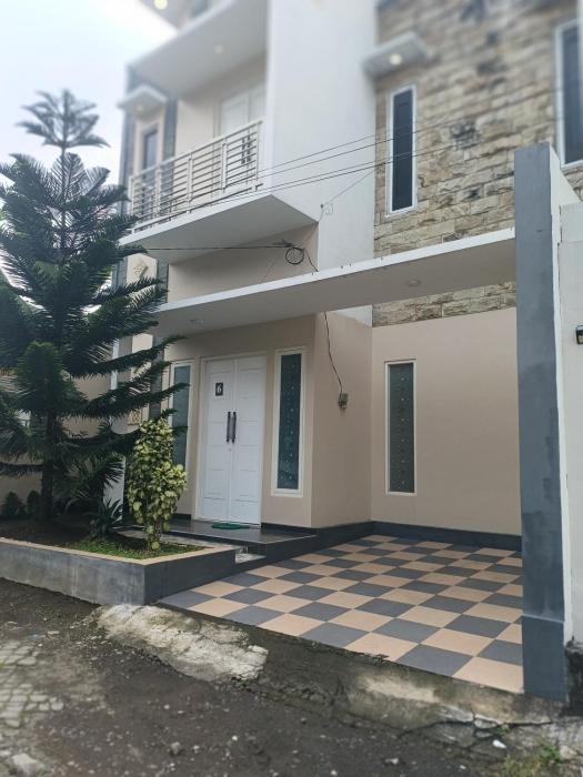 Villa panda kota wisata batu