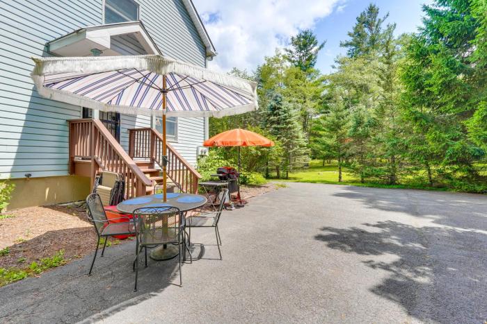 1 Mi to Hunter Mtn Cozy Unit on 6-Acre Property!