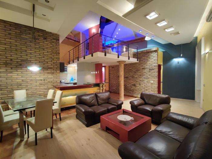 Noir Royale - Modern, Luxury, 3-level apartment