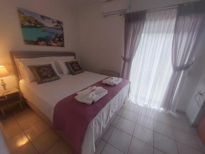 Elenis Apartments Igoumenitsa - Γκαρσονιέρα 2ου ορόφου επιπλωμένη, εξωπλισμένη