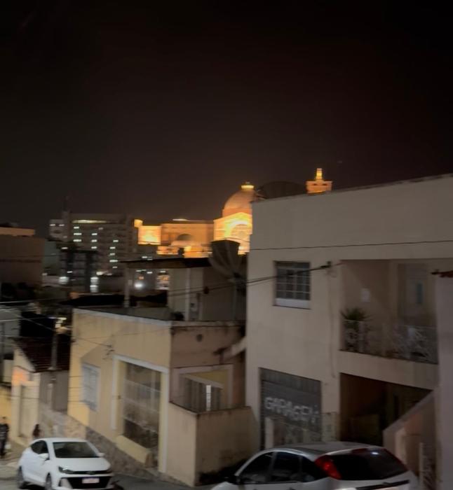 Casa a um Quarteirão do Santuário com garagem RECEPÇÃO 24 HORAS