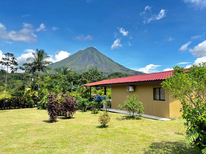 Villa con las mejores vistas al volcán Arenal para 4 huéspedes