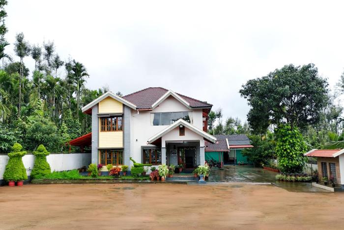 Hoovinamane Homestay - 5BH, Full Villa, Home Food, Estate