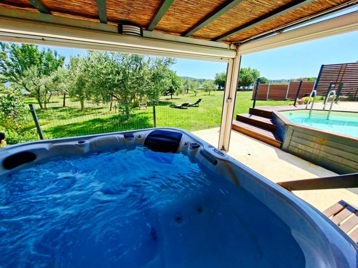 Beach House IVE, Beach House BETA - a romantic hideaway in an olive grove by the sea, fenced houses with privacy, swimming pool, jacuzzi and playground, Pomer