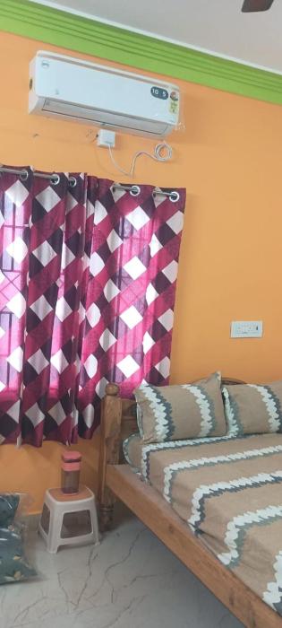 JR Home Stay Opp to Big Temple