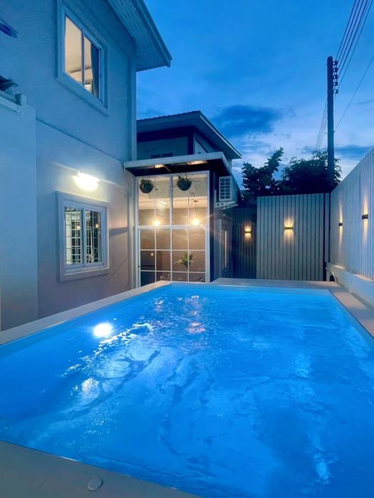 Private Pool Villa - Near Charoen Sri Fresh Market - Baan Hug Ubon, Warinchamrap