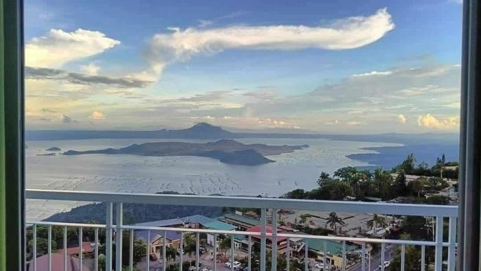 Smdc Wind Residences Tagaytay with Balcony 19th floor