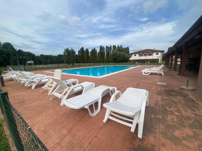 Agriturismo con piscina equitazione e natura La Bisa
