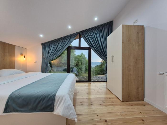 La casa din deal Viseu