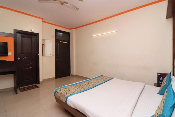 Hotel O Aura Palace Deluxe