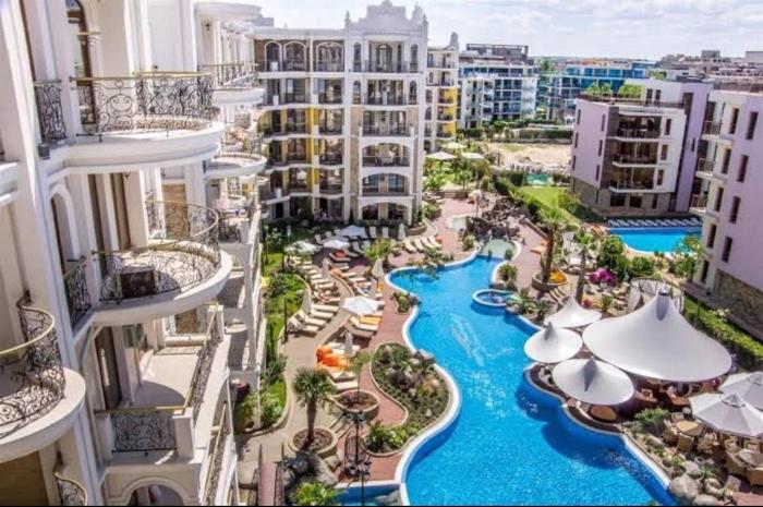 Monte Carlo Vaio - 1BR Garden Apt - With Direct Pool Access