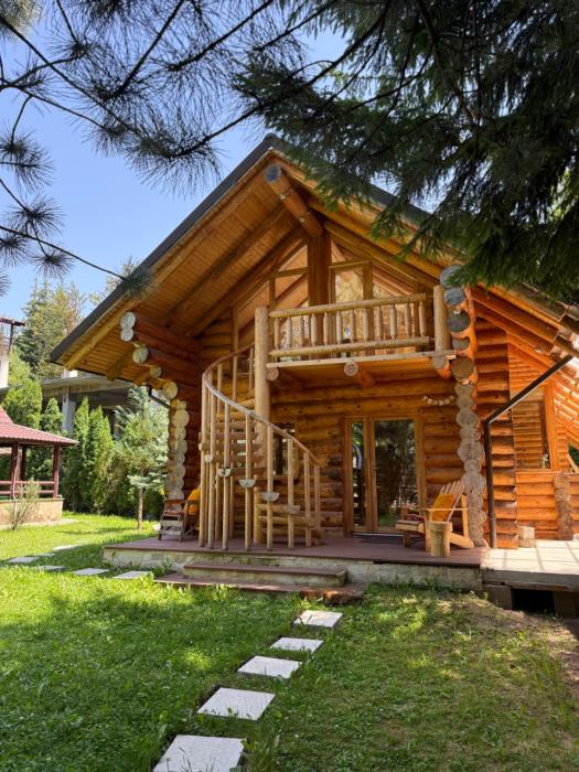 Cabane- Vila Crinul si Teodor Poiana Brasov