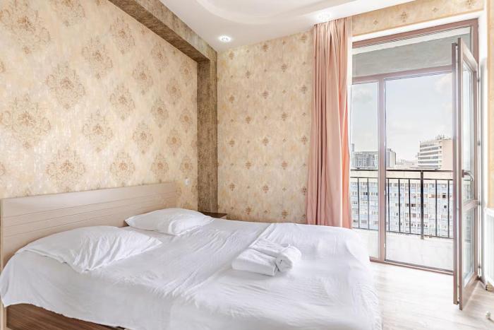 SkyView Luxe City View Apartment Saakadze Square