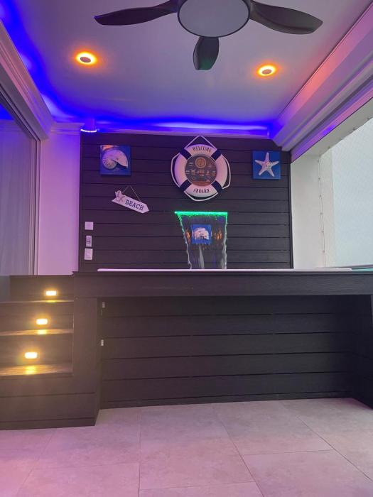 Beachfront Three Bedroom apt with Jacuzzi