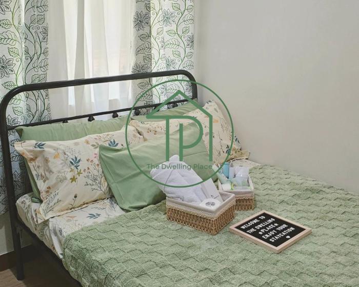 1BR Condo with Pool, Netflix, Karaoke, Toiletries by TDP Staycation