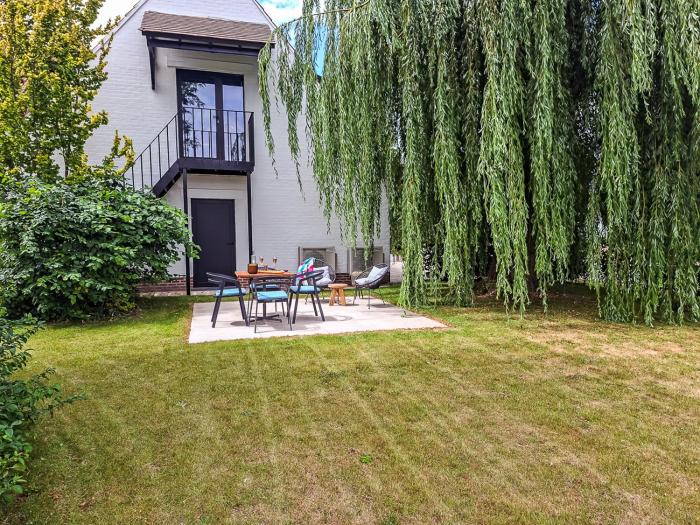 Cosy apartment with garden