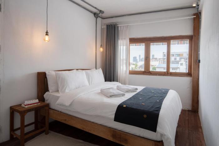 Urban Nest Townhouse, Local-feel, Roof,Nightmarket