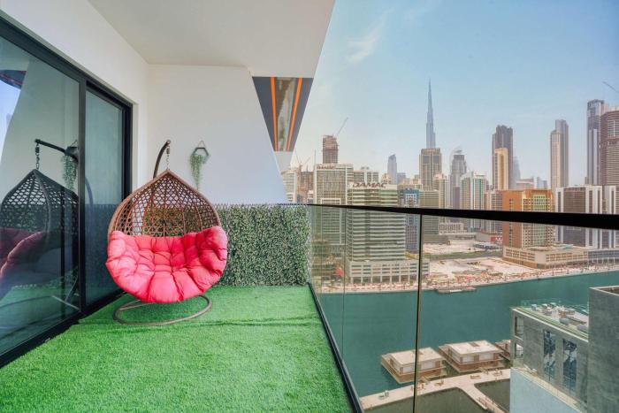PVH - Exquisite 1BR With Canal View - Binghatti Canal, Business Bay