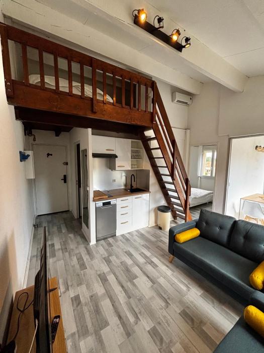 Appartement avec loggia et mezzanine, bord de mer, 4 personnes