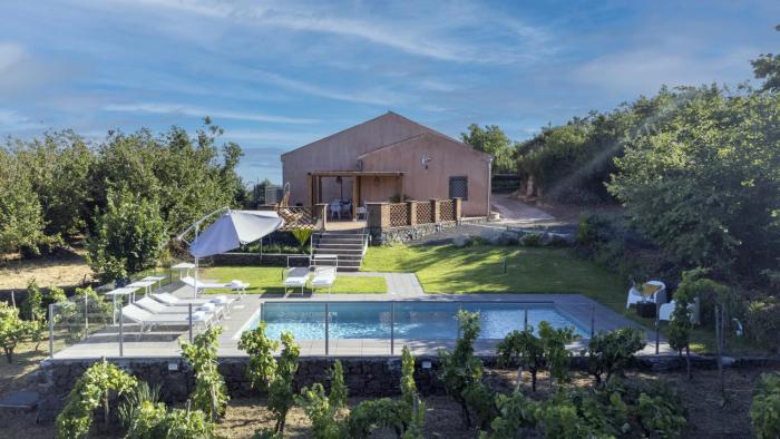 VIGNE DELLETNA 6, Emma Villas