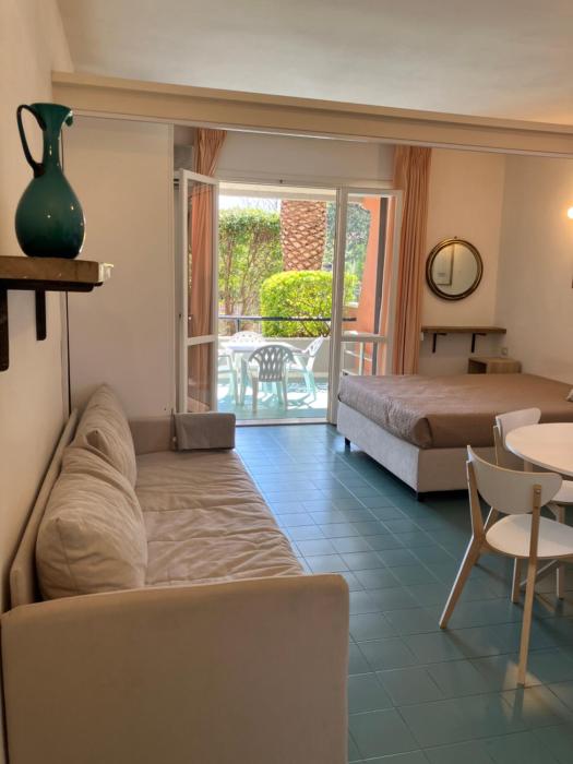 Monolocale Marina di campo con piscina